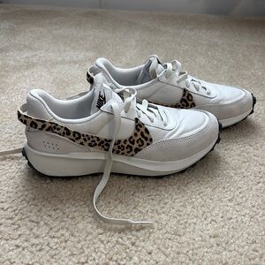 Women’s Nike Shoes Size 8
